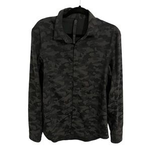 Men’s Lululemon camo button down shirt size M